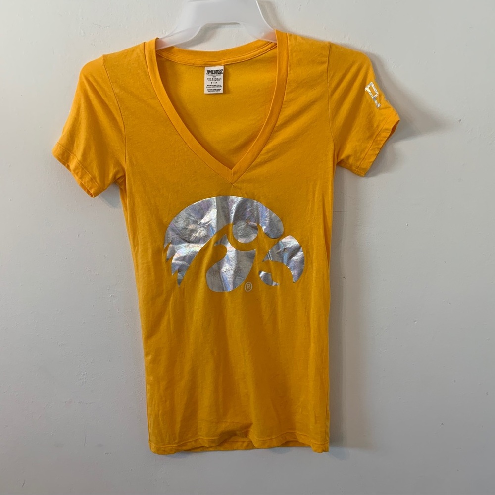 🤑2/$20 PINK With 5th Ocean Clothing T-shirt